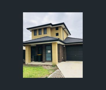 Modern Townhouse with Space & Convenience - Photo 2