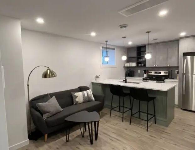 New furnished one bedroom including utilities in fantastic location | Edmonton - Photo 1