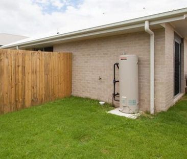 2/35 Awoonga Crescent, Morayfield QLD 4506 - House For Rent | Domain - Photo 5