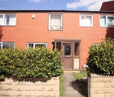 4 Bed - Woodsley Road, Hyde Park, Leeds - Photo 1