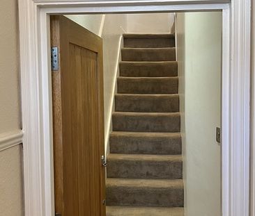 1 Bed Flat, Whitehorse Lane, SE25 - Photo 2