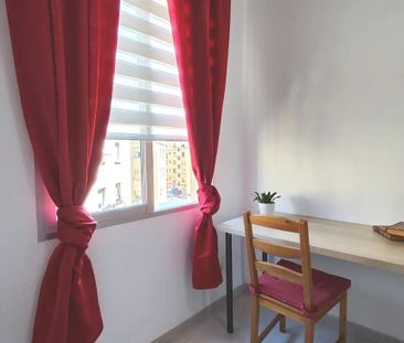 Carrer Sants Just i Pastor, Valencia, Valencian Community 46022 - Photo 1