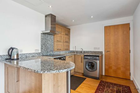 A fantastic central apartment which has been beautifully furnished. - Photo 5