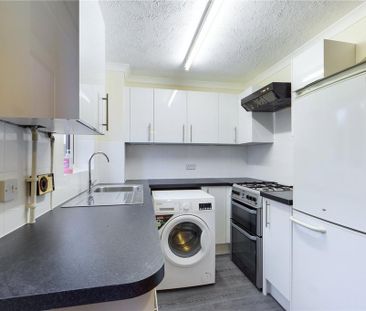 2 bedroom end of terrace house to rent - Photo 6