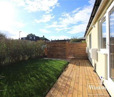 Stangate Crescent, Borehamwood, Hertfordshire, WD6 - Photo 3