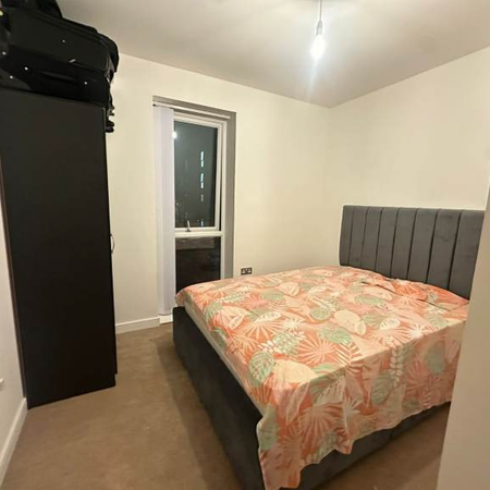 1 bedroom in a flat share to rent - Photo 4