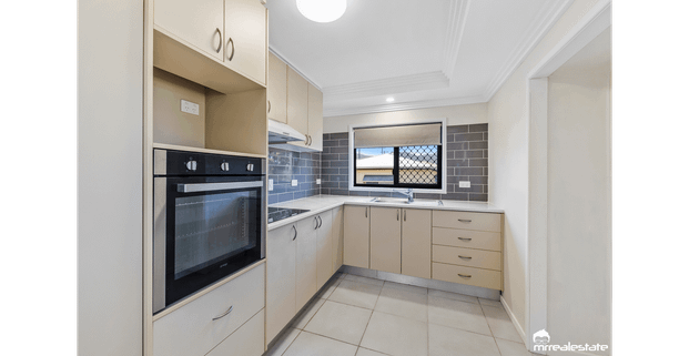 🏡 162 High Street, Berserker QLD 4701 ✨ Freshly Renovated & Well-Maintained! - Photo 1