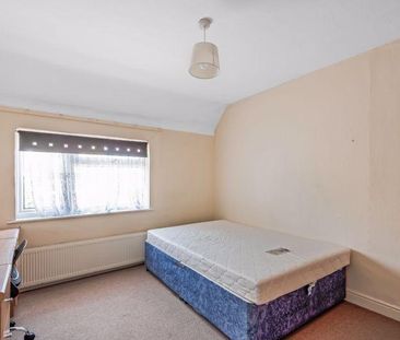 6 bedroom semi-detached house to rent - Photo 3