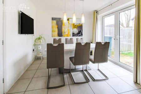 Collins Drive, Earley, Reading, RG6 - Photo 2