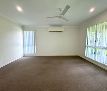 SPACIOUS 4 BEDROOM FAMILY HOME - Photo 2