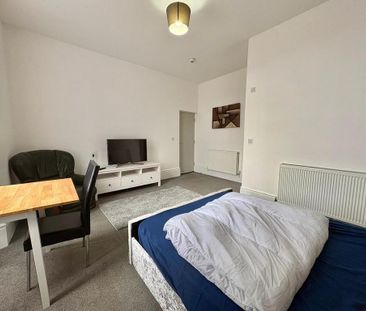 1 bedroom flat to rent - Photo 6