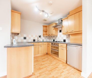 2 bedroom flat to rent - Photo 3