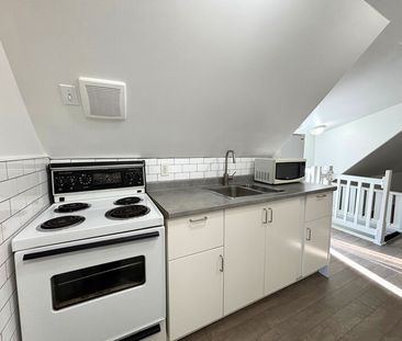 $1,349 / 1 br / 1 ba / 482 King Willaim st unit 3 - Photo 2