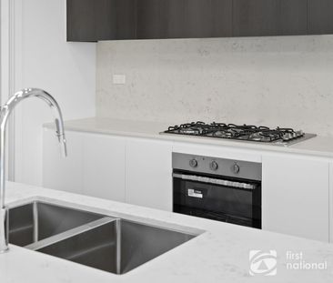 CONTEMPORARY COMFORT - Photo 6