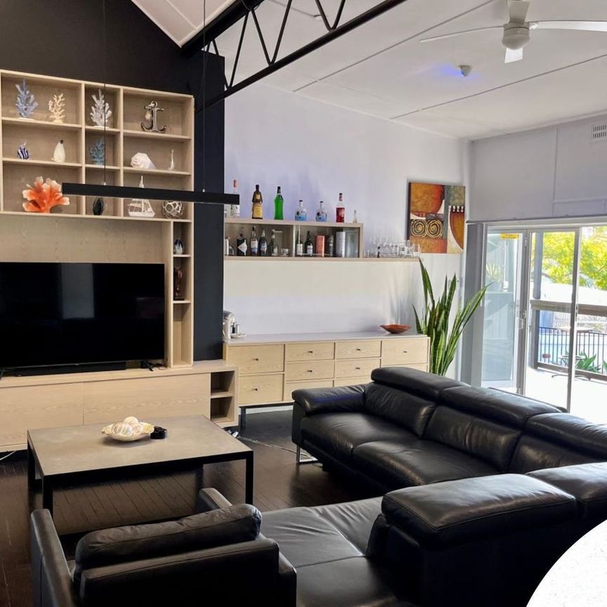 Heart Of Town! - Photo 1