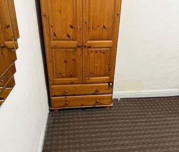 Room in a Shared House, Dobroyd Street, M8 - Photo 4
