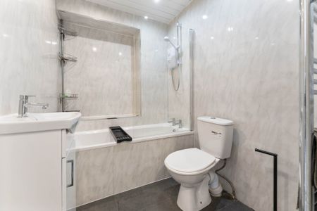 Price £545 pcm - Available Now - Furnished / Unfurnished - Photo 2