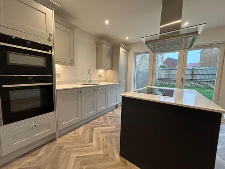 4 bedroom detached house to rent - Photo 5