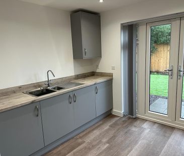 3 bedroom end of terrace house to rent - Photo 1