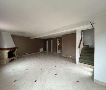 Maison 6 Pièces avec sous-sol et garage - Photo 1