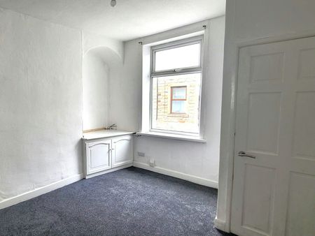 Terraced House to rent on - Photo 3