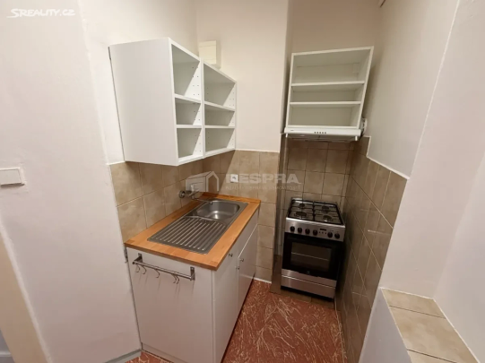 Pronájem bytu 3+1 • 60 m² bez realitkyBiskupcova, Praha - Žižkov - Photo 1