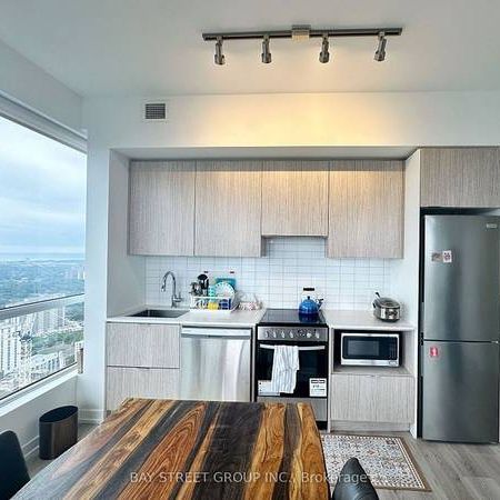 Bloor St E & Sherbourne St Partially Furnished 2Bdrm Lake View - Photo 4