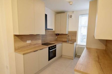 Market Street, Tottington, BL8 - Photo 4