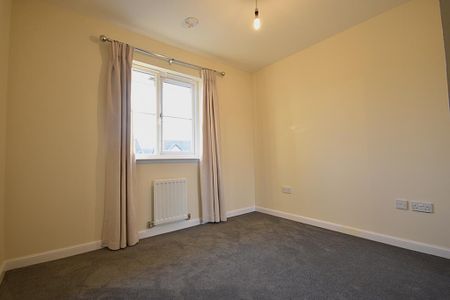 2 bedroom semi-detached house to rent - Photo 4