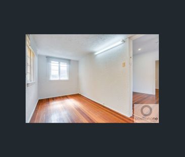 Walk to the Prince Charles Hospital, local shops, Wavell State Prim... - Photo 3