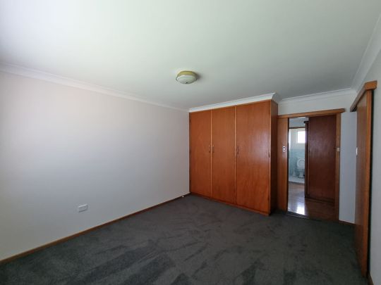 Beautifully Positioned Ground Floor Unit! - Photo 1