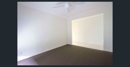 Great Layout, Comfortable Family Home - Photo 2