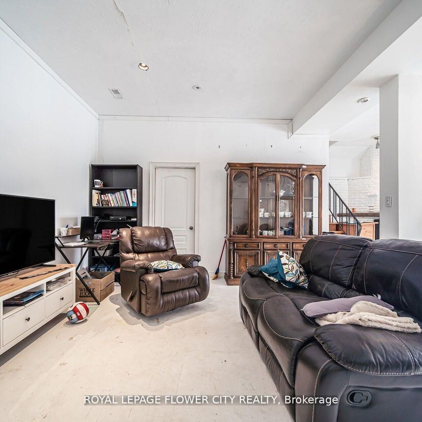 For Lease - 5 Glenn Court, Caledon, Ontario - Photo 1