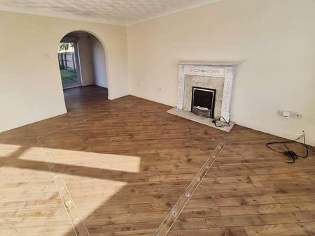 Rufford Avenue, Abington Vale, Northampton, NN3 - Photo 2