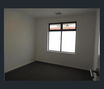 Contemporary Comfort, Ideally Located within the Balwyn High School... - Photo 2