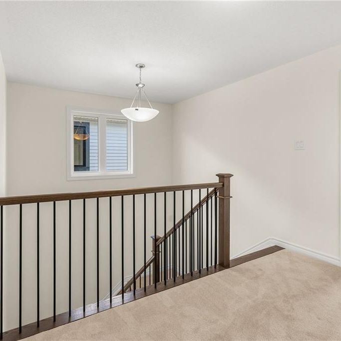 227 TURNBUCKLE CRESCENT - Photo 1