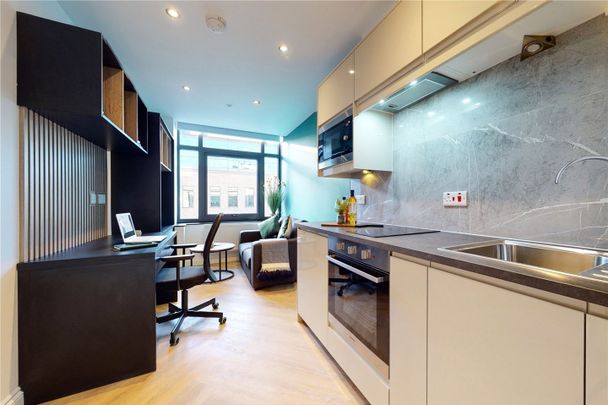 1 Bed Flat, South Parade, LS1 - Photo 1