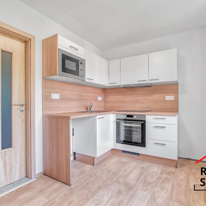 Pronájem bytu 1+1 28 m² - Photo 1