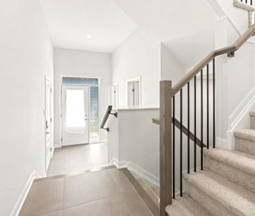 For Lease - 122 Lynn Coulter Street, Barrhaven, Ontario - Photo 2