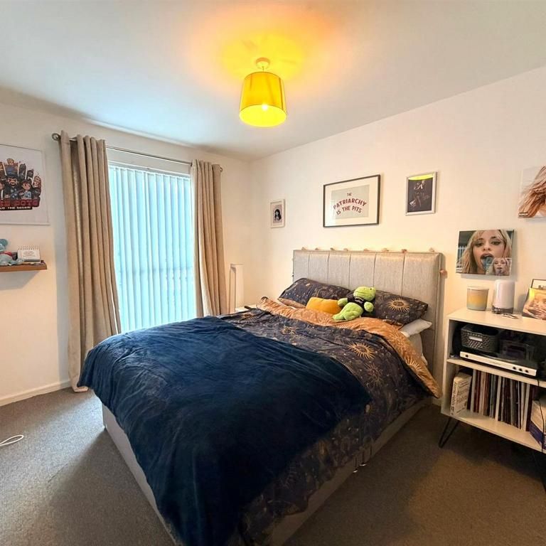 2 bedroom flat to rent - Photo 1