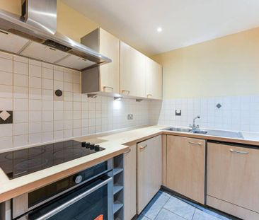 2 bedroom flat to rent - Photo 6