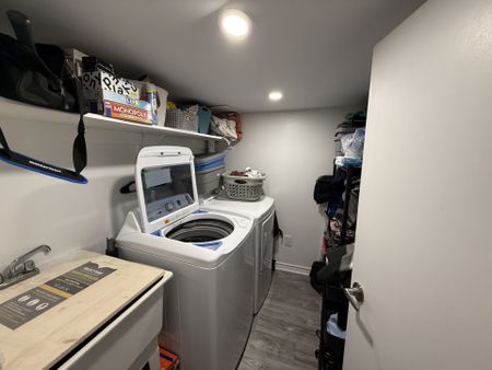 For Lease - 23 Burnfield (Lower) Avenue, Toronto, Ontario - Photo 5