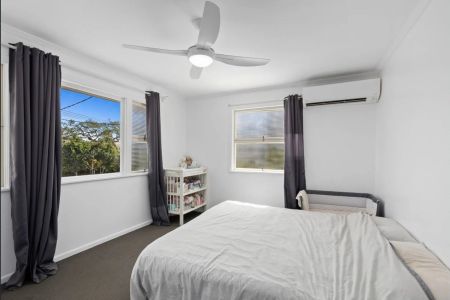 Renovated Haven in a Quiet Cul-de-sac - Photo 5