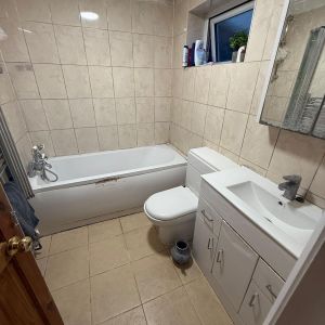 Room to let in shared house- Dagenham - Photo 3