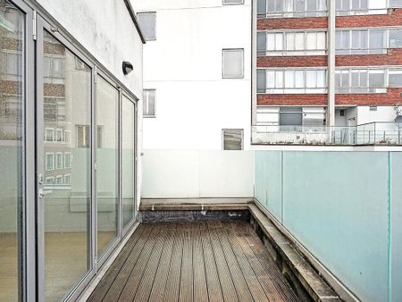 3 bedroom apartment to rent - Photo 3