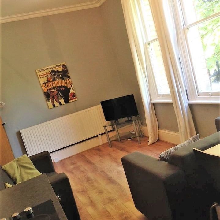 Room in a Shared Flat, Off Lark Lane, L17 - Photo 1