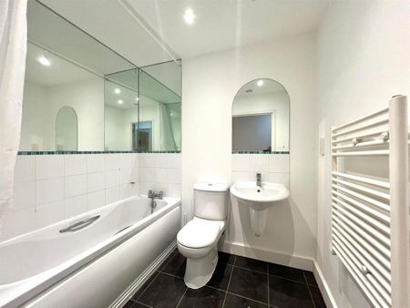 2 bedroom flat to rent - Photo 5