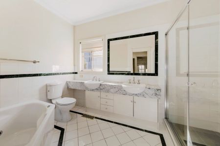 3 Bed, 2 Bath - Photo 5