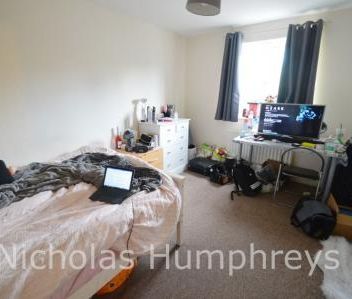 Richards Street - Photo 2