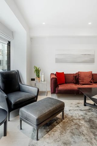 2 Bed Flat, Maddox Street, W1S - Photo 2